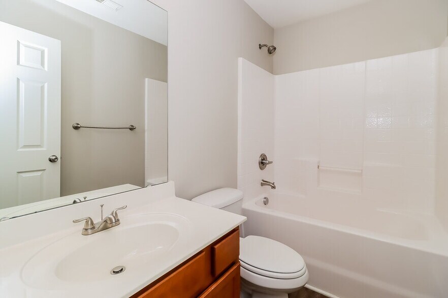 Building Photo - 3308 Brackhill St