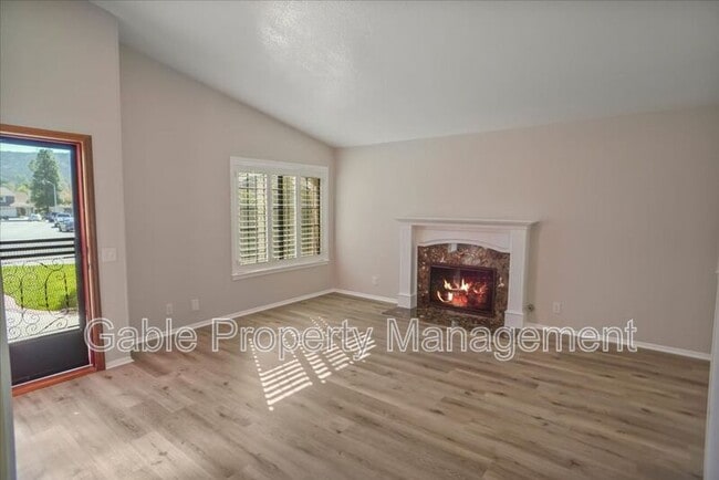 Building Photo - 27553 Saffron Ln