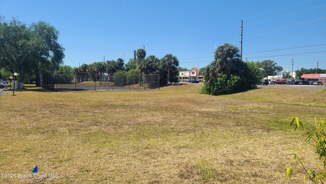 Building Photo - 6850 US-1