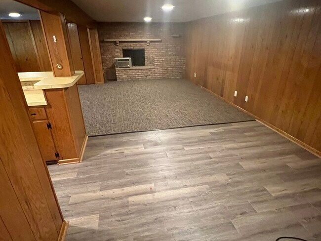 Building Photo - 1643 Stanbridge Ave