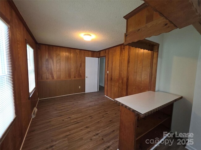 Building Photo - 6501 Barrington Dr