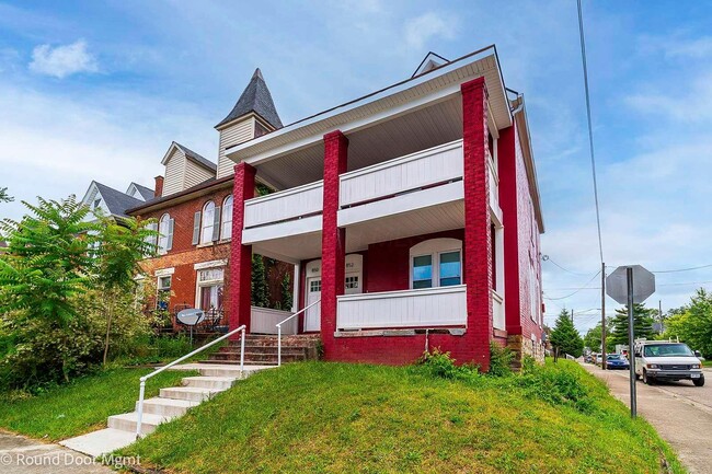 Building Photo - 850 Wilson Ave