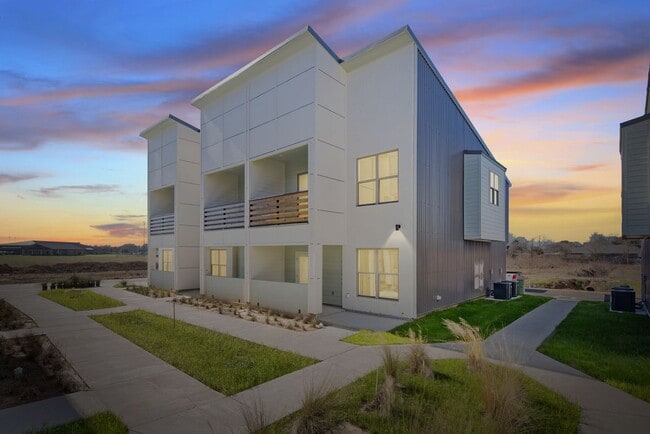 Building Photo - 104 Canvasback Dr