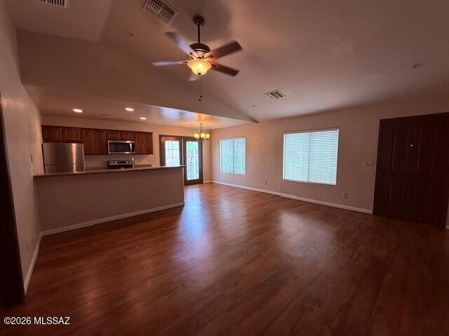 Building Photo - 2501 S Pantano Pkwy