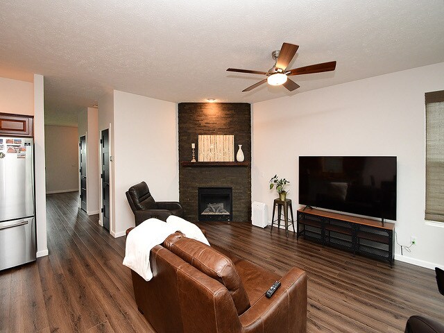 Building Photo - 14902 Mormon St