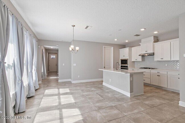 Building Photo - 192 Vista Lake Cir