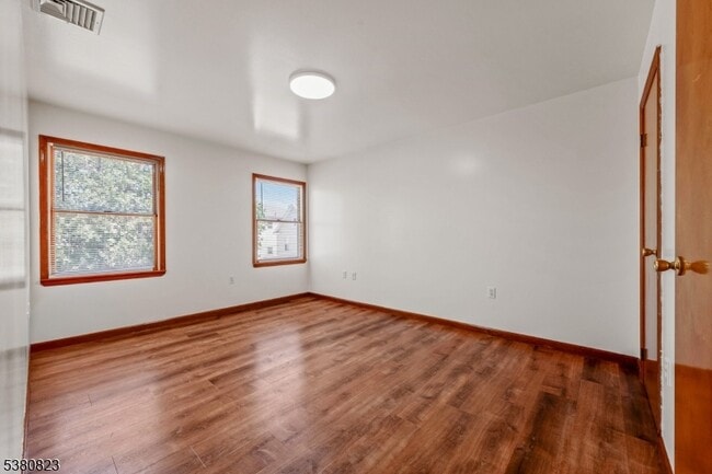 Building Photo - 939 Grove St
