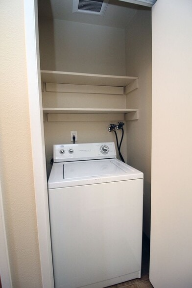 Building Photo - 2747-2757 SW Troy St