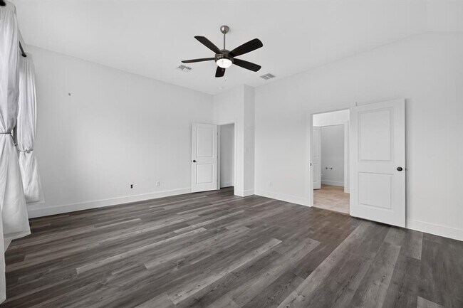 Building Photo - 104 Joseph Hawkins Ln