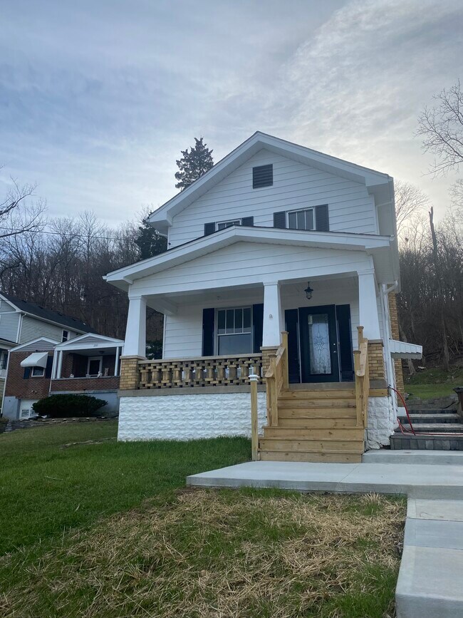 Building Photo - 2303 Center St