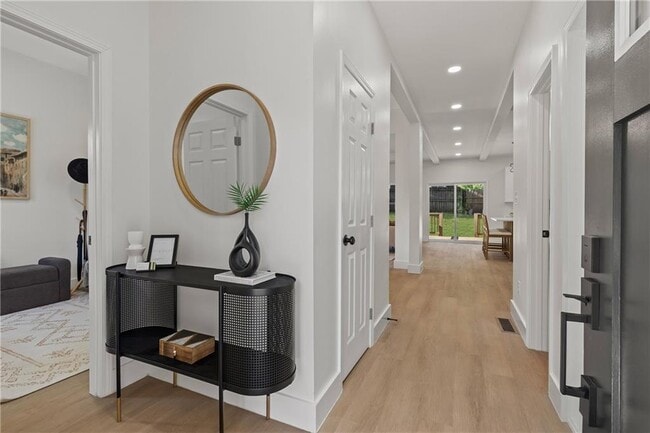 Building Photo - 3183 Zion St