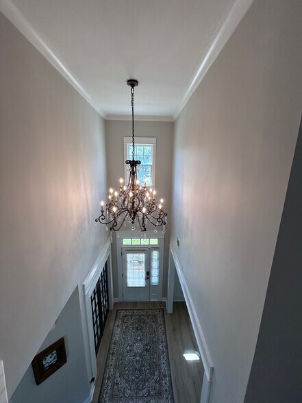 Catwalk Foyer View - 5006 Groover Dr SE