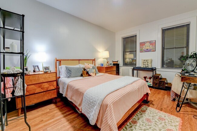 Building Photo - 901 Grand Ave