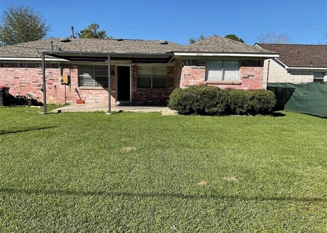 Building Photo - 805 Northbend Dr