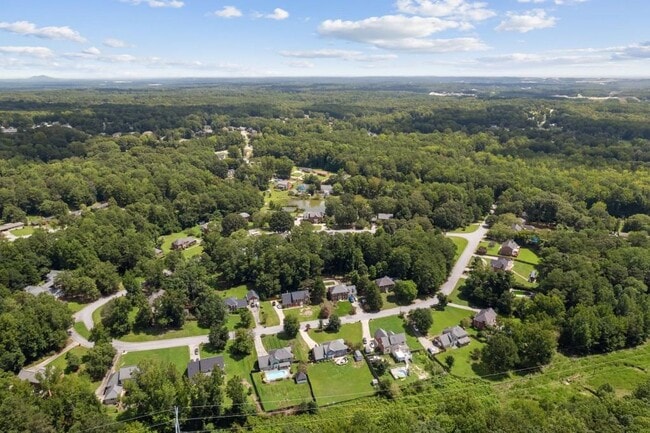 Building Photo - 4101 Lakeland Hills Dr