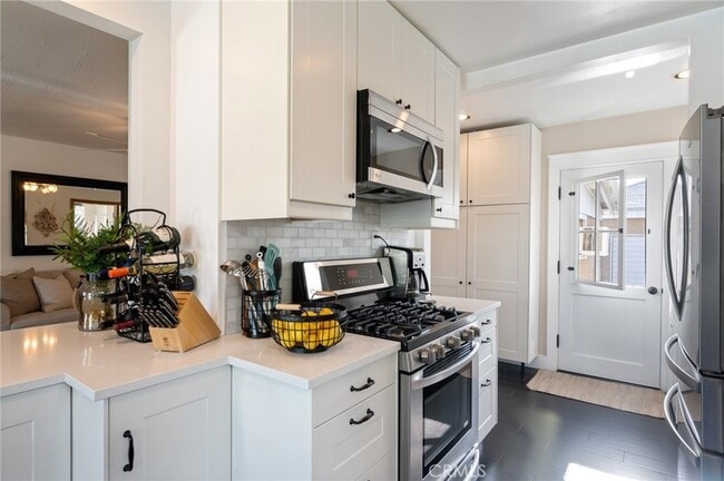 Building Photo - 4637 Hackett Ave