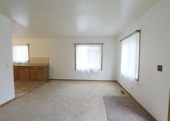 Building Photo - 3526 N Newton Ave