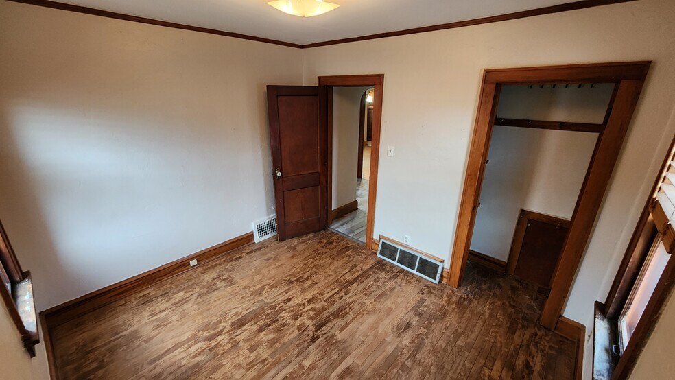 Building Photo - 3250 N 50th St