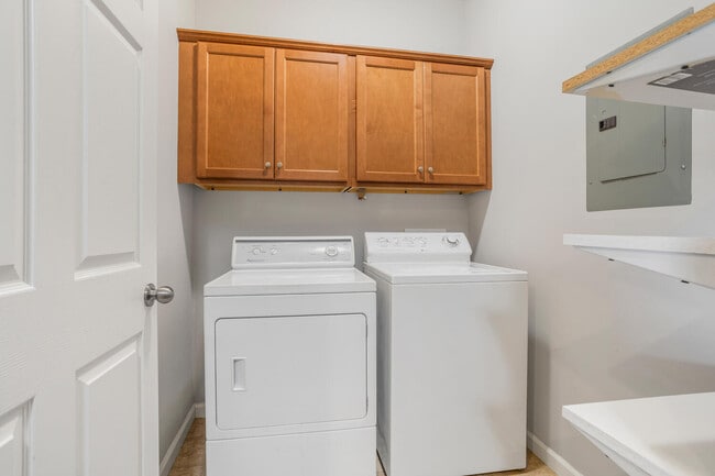 Building Photo - 3048 E Stillwater Landing