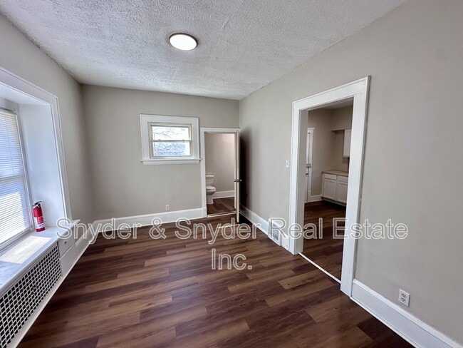 Building Photo - 484 Homer Ave