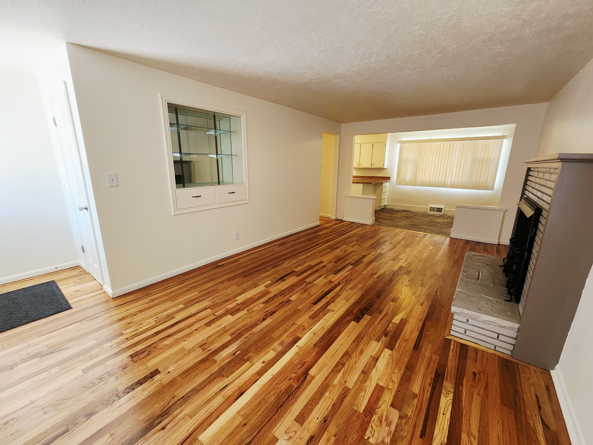 Living room - 85 Princeton Ave