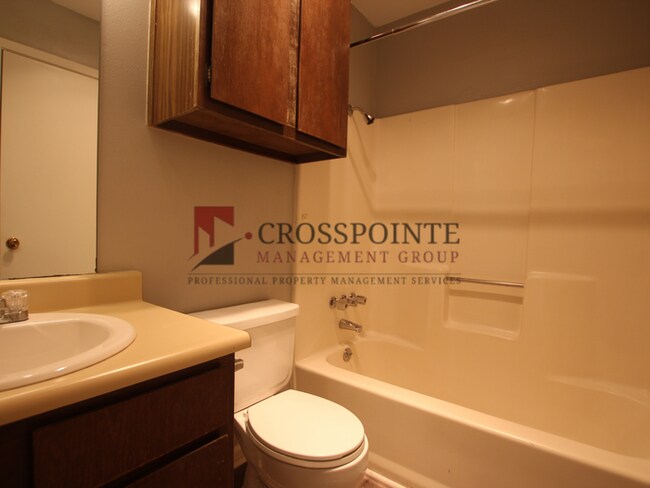 Building Photo - 2 Bed 2 Bath Apartment in Central Tyler!