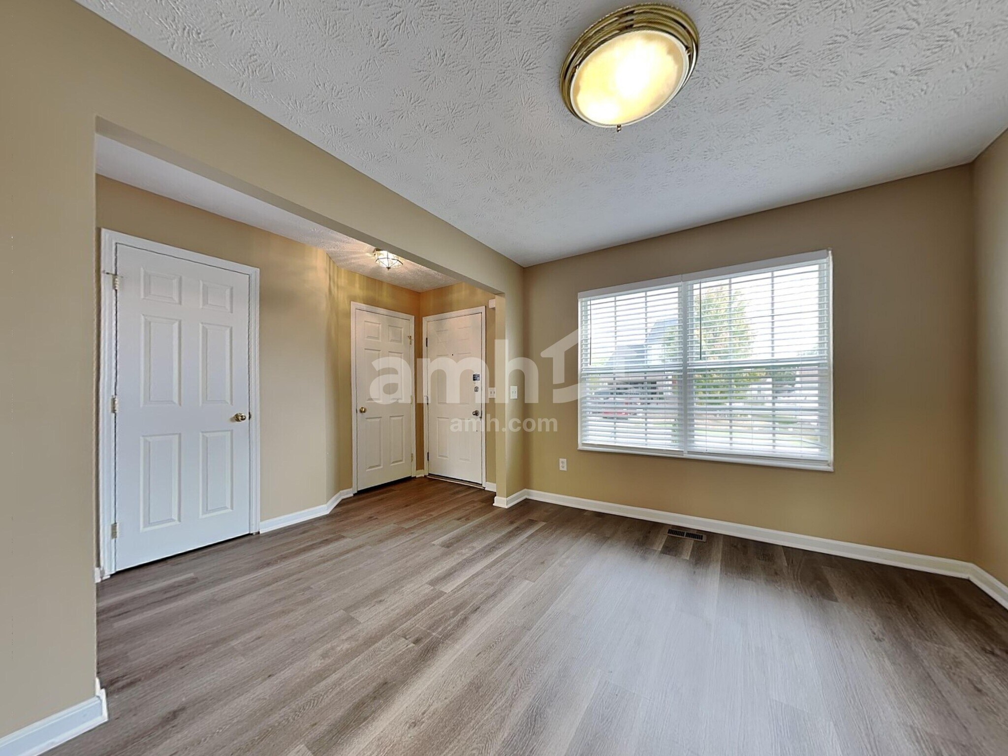 Building Photo - 135 Easton Manor Dr