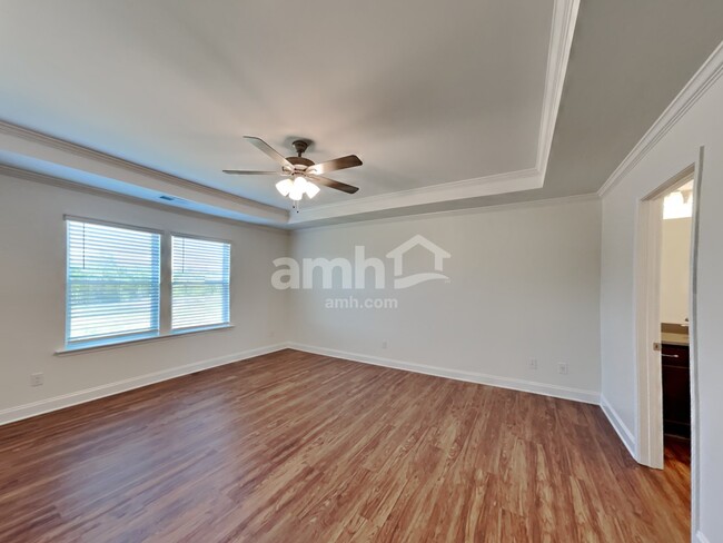 Building Photo - 144 Larragan Dr