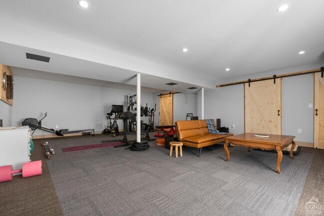 Building Photo - 174 Grove School Rd