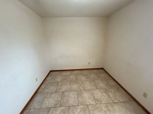 Building Photo - 4308 Shawn Dr