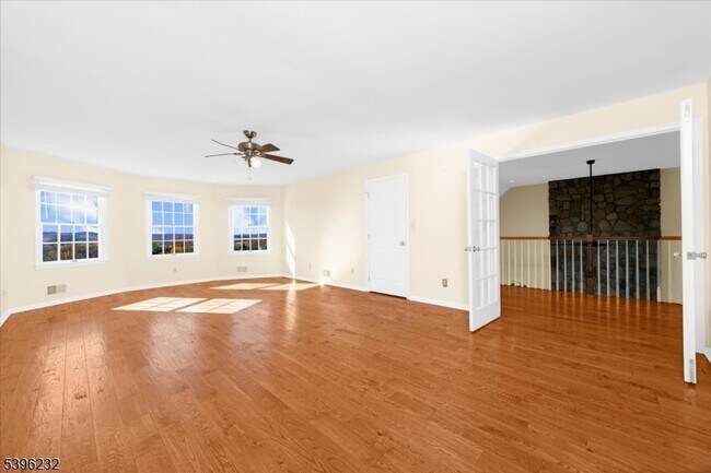 Building Photo - 21 Country Pl