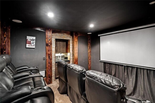 Building Photo - 11140 W Rd