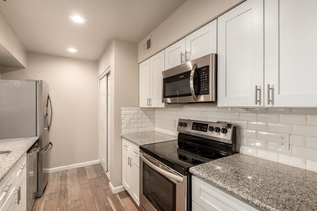 Building Photo - New Listing in Scottsdale