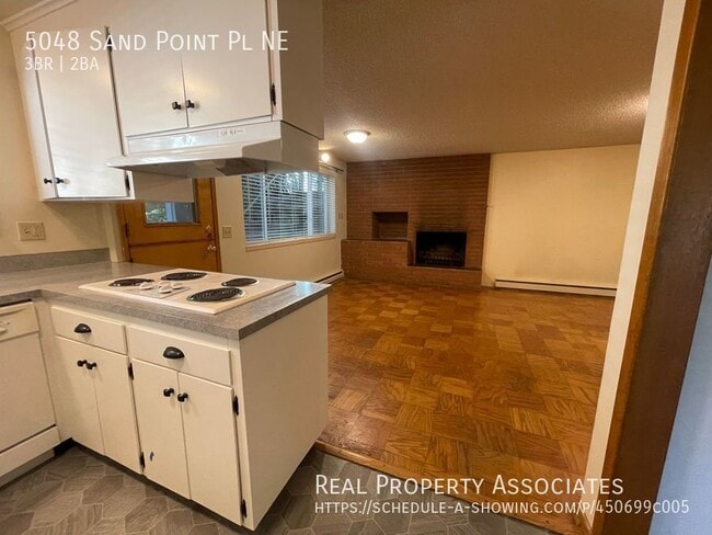 Building Photo - 5048 Sand Point Pl NE