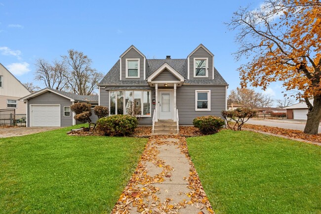 Building Photo - 5352 W 90th St