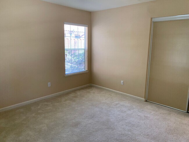 Building Photo - 4518 Avondale Cir