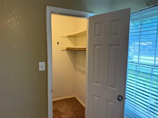 Building Photo - 4614 Trailwood Dr
