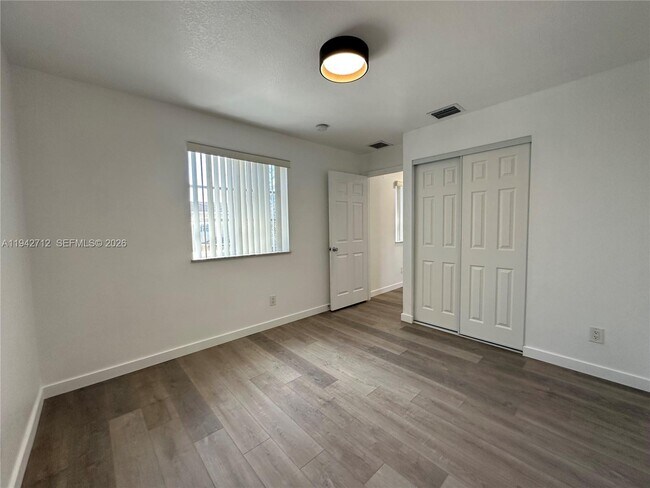 Building Photo - 322 NE 3rd St