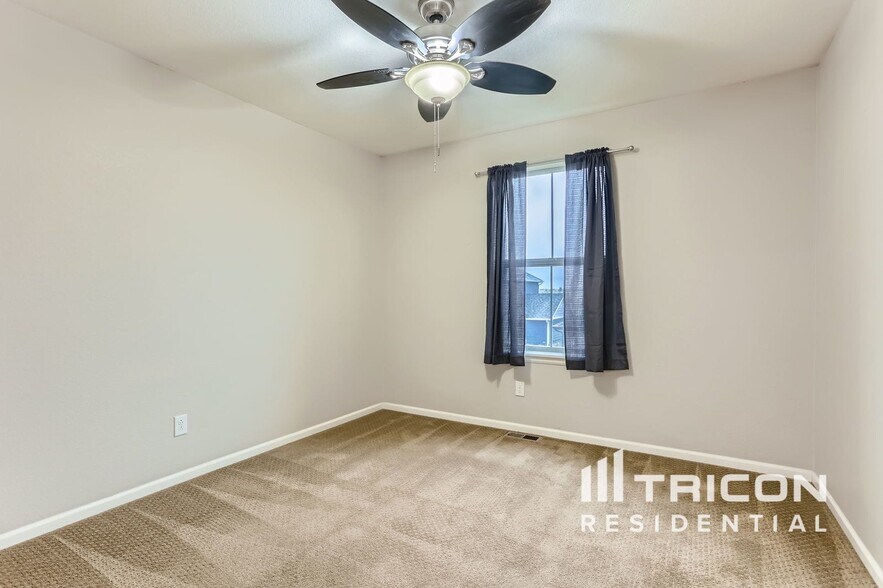 Building Photo - 6354 N Genoa Way