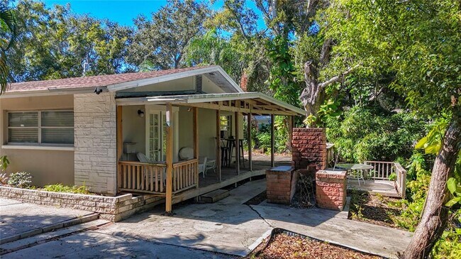 Building Photo - 1614 Braund Ave