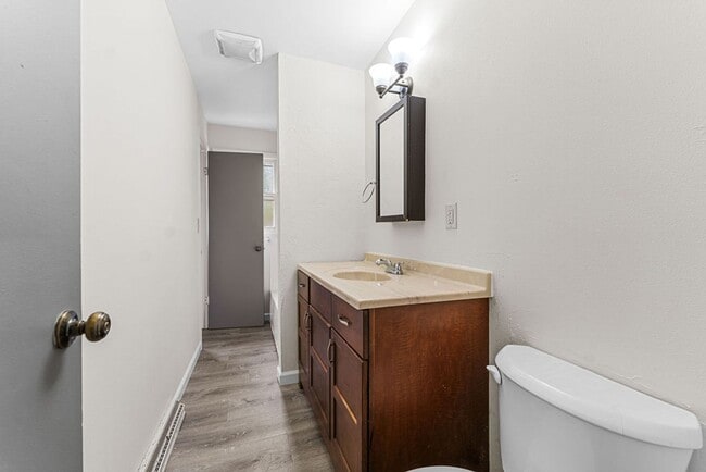 Building Photo - Delightful home with Garage and Large Yard. PETS WELCOME