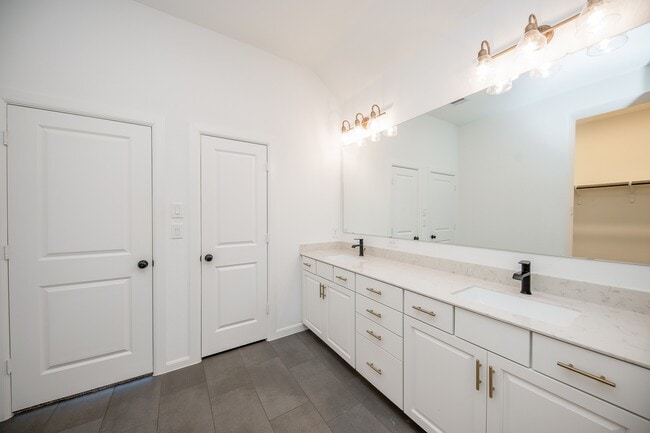 Building Photo - 42514 Summer Crst Rd