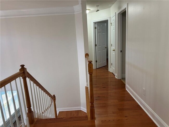 Building Photo - 4913 Green Pointe Way NE