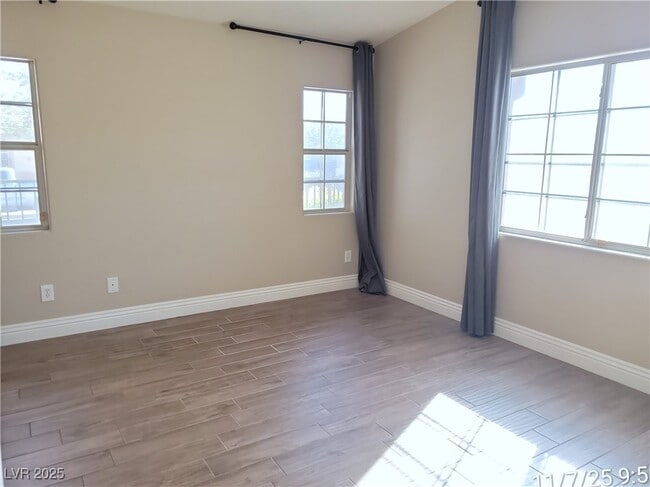 Building Photo - 8615 Little Fox St