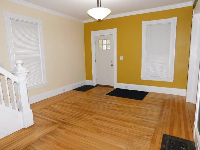 Building Photo - 46 Kingsley Ave