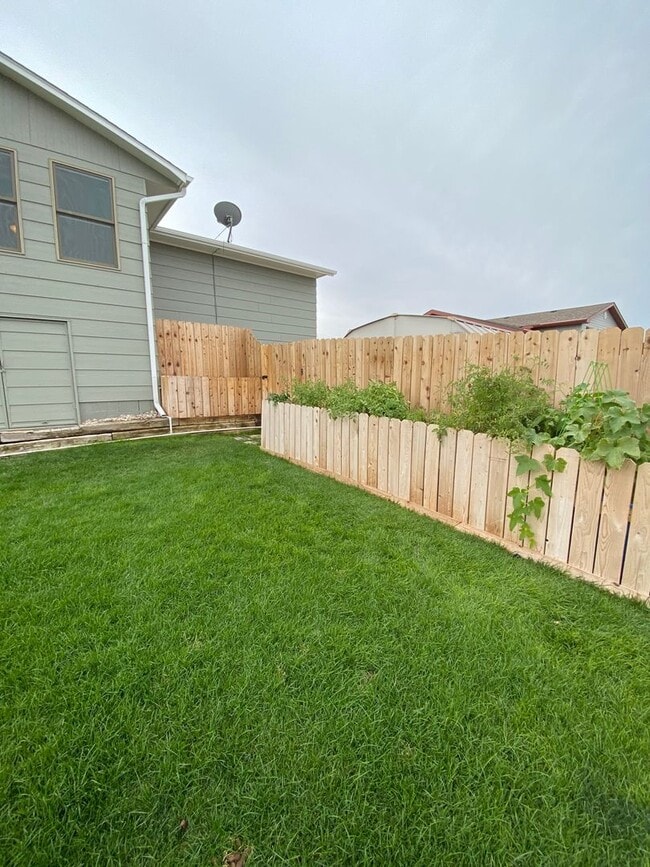 Building Photo - For Rent - Available May 2026