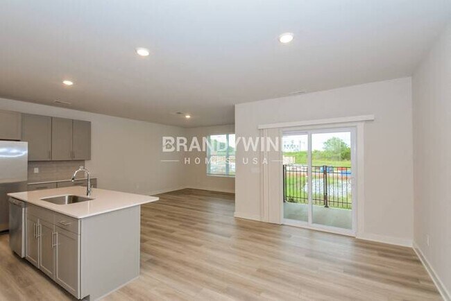 Building Photo - 121 Rising Private Ln