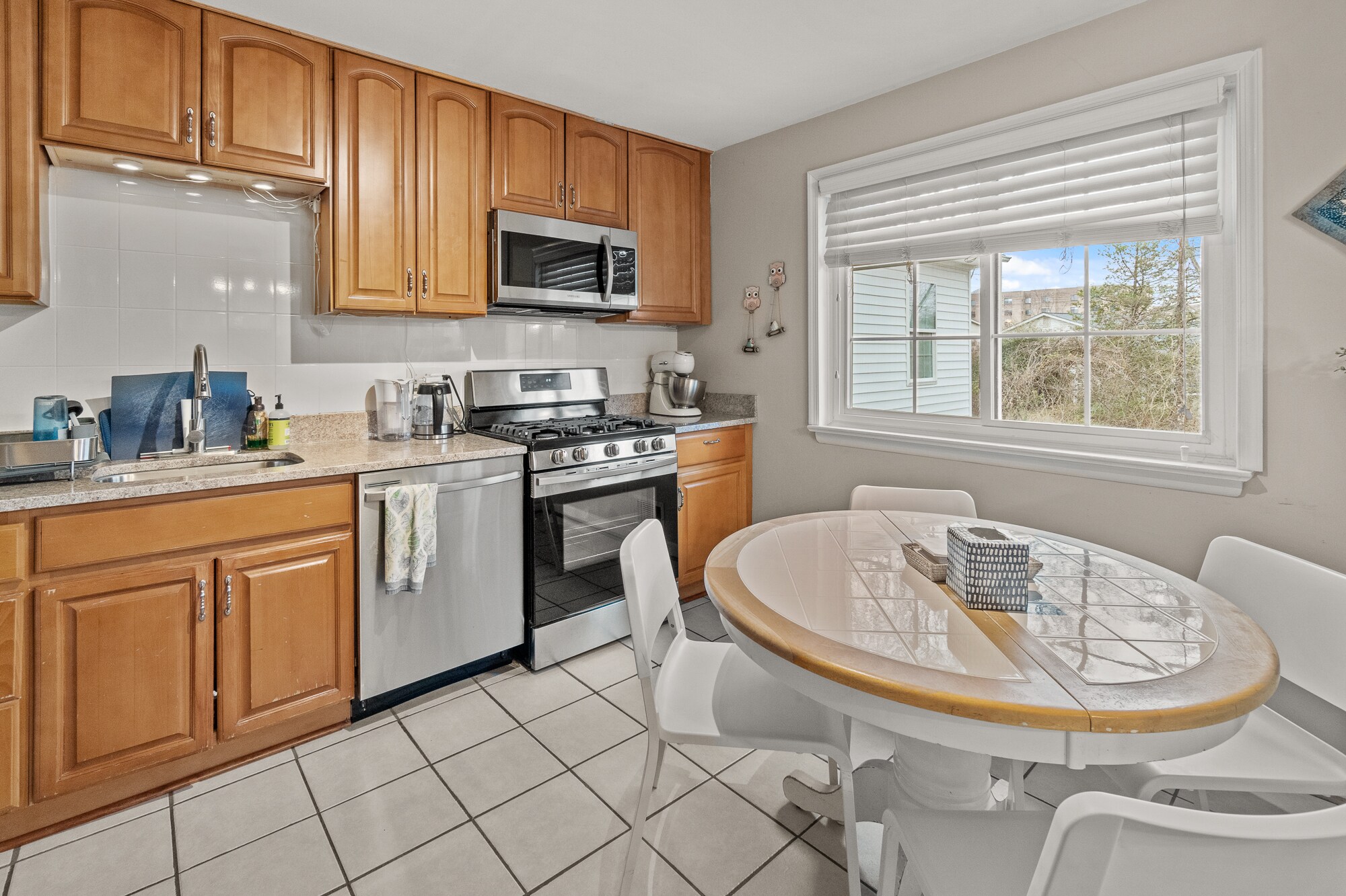 Building Photo - 212 Rollins Ave