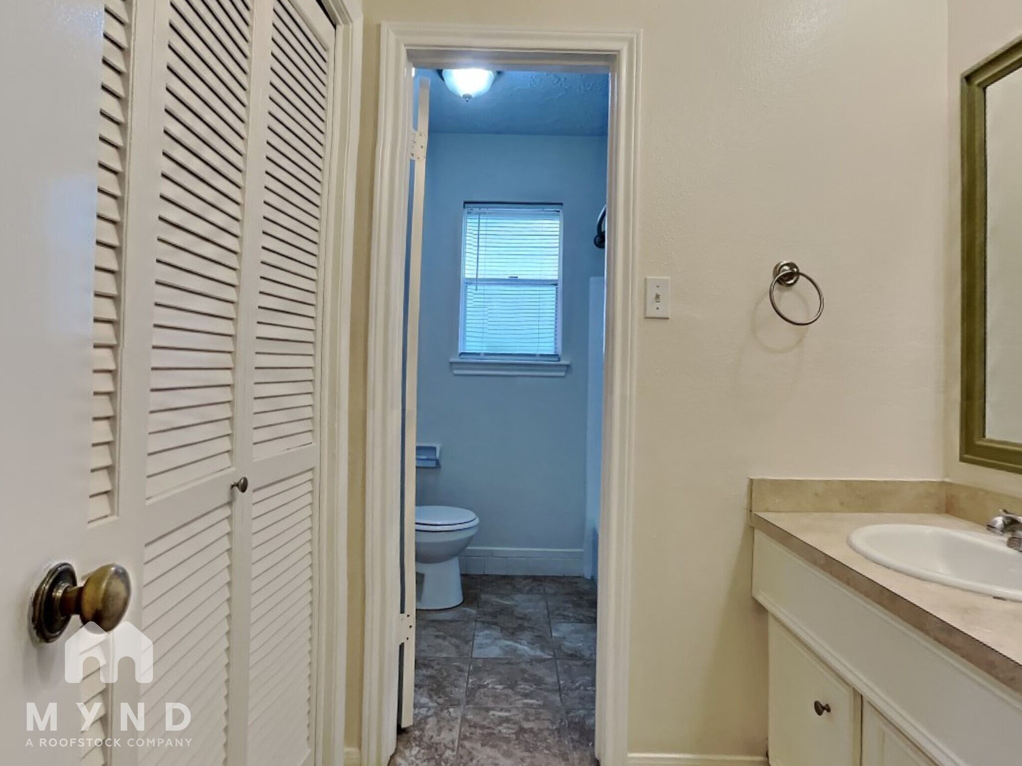 Building Photo - 4635 Deer Point Dr