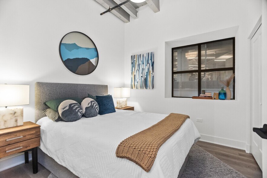 Building Photo - 131 S Clinton St